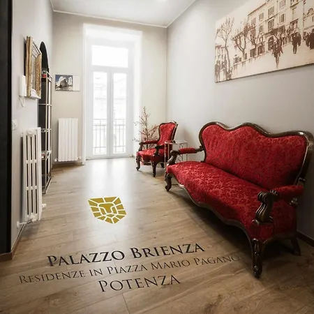 Palazzo Brienza בית הארחה