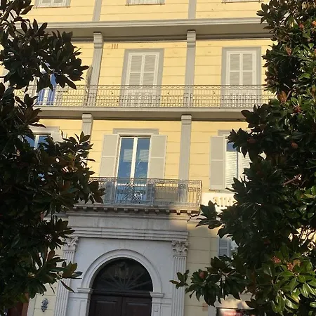 Palazzo Brienza בית הארחה