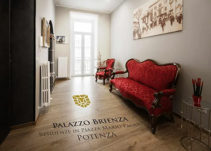 Palazzo Brienza בית הארחה