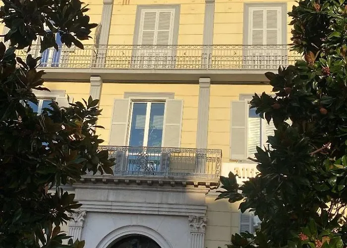 Palazzo Brienza בית הארחה